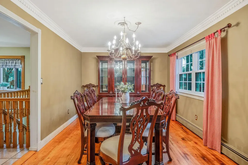 41 Winslow Lane Smithtown NY 11787