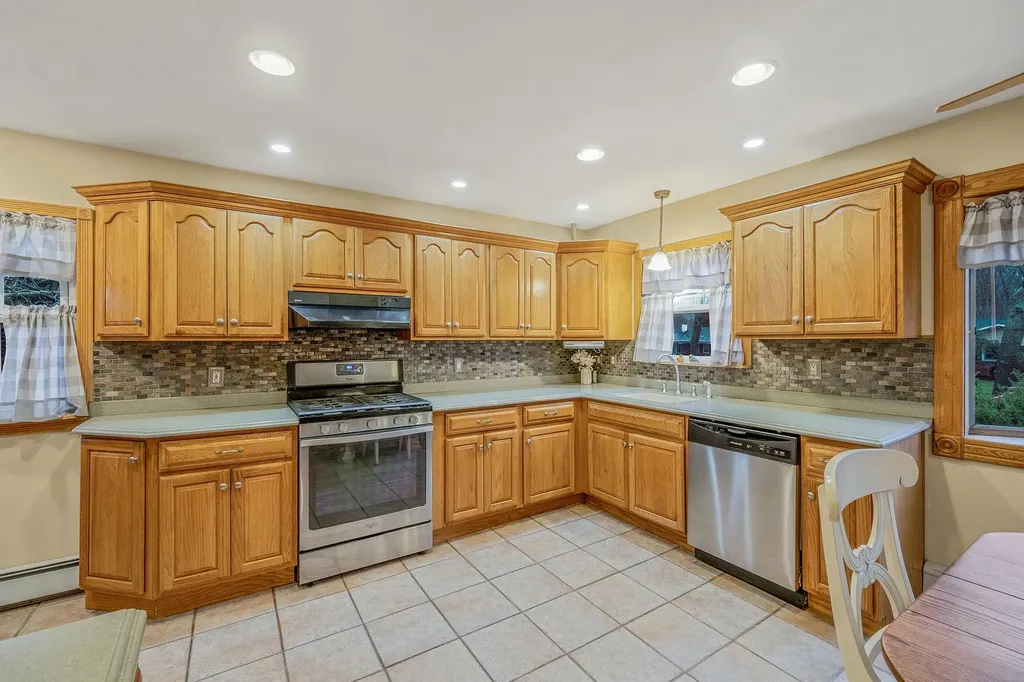 41 Winslow Lane Smithtown NY 11787