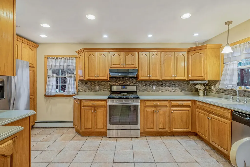 41 Winslow Lane Smithtown NY 11787