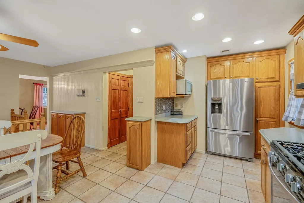 41 Winslow Lane Smithtown NY 11787