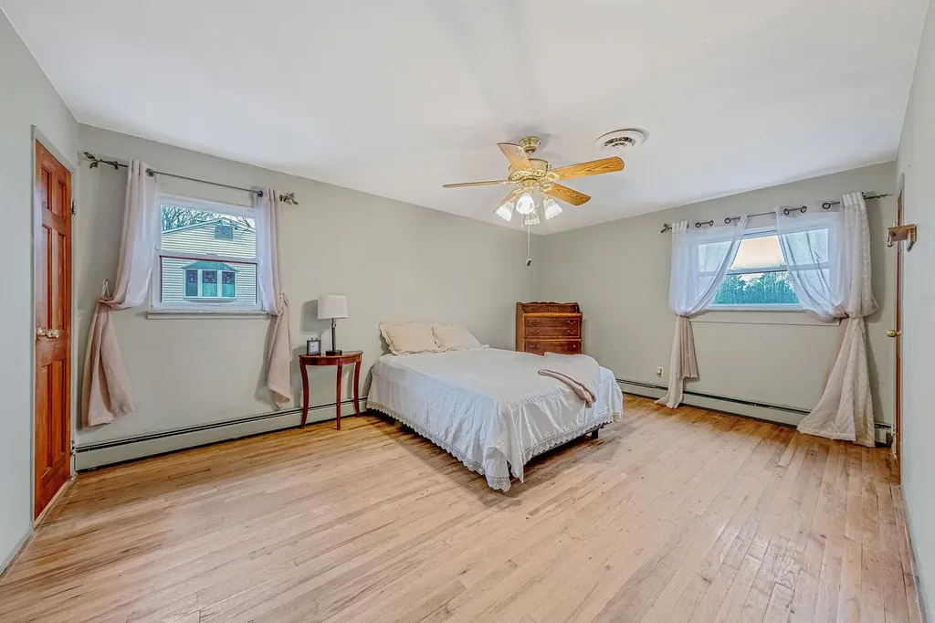 41 Winslow Lane Smithtown NY 11787