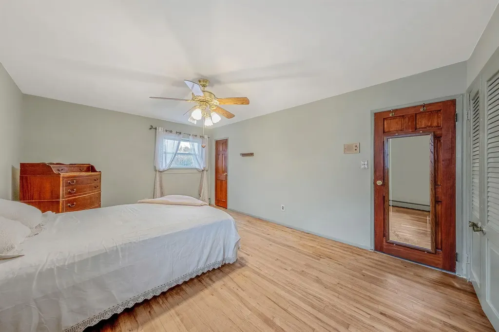 41 Winslow Lane Smithtown NY 11787