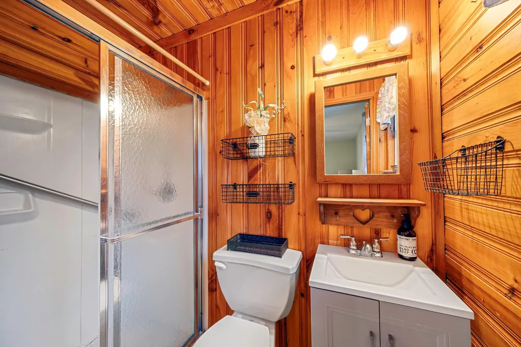 41 Winslow Lane Smithtown NY 11787
