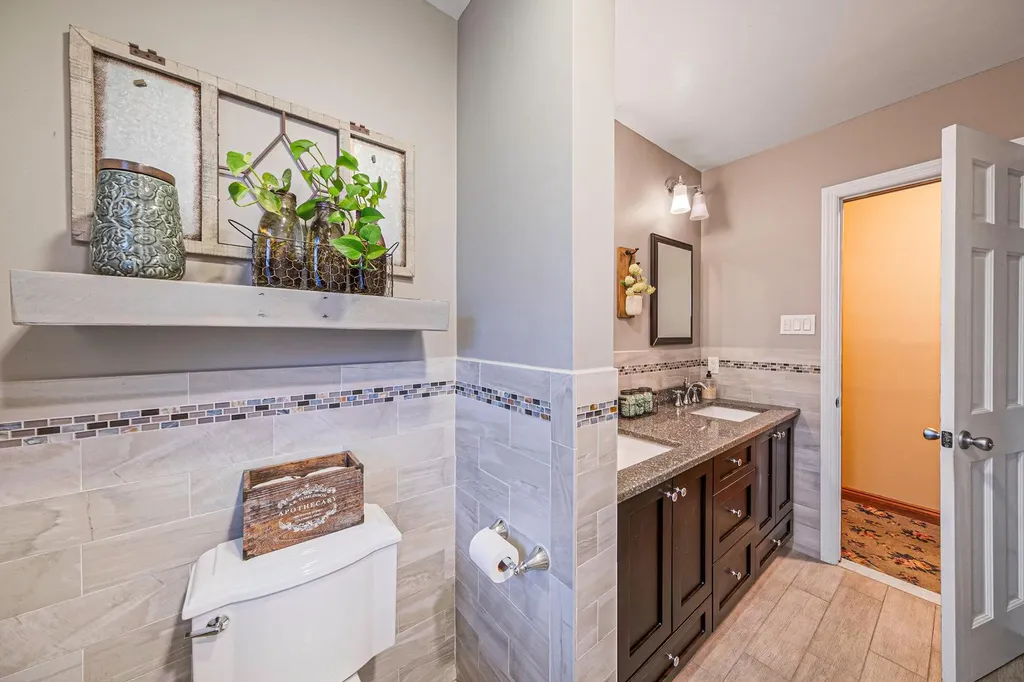 41 Winslow Lane Smithtown NY 11787