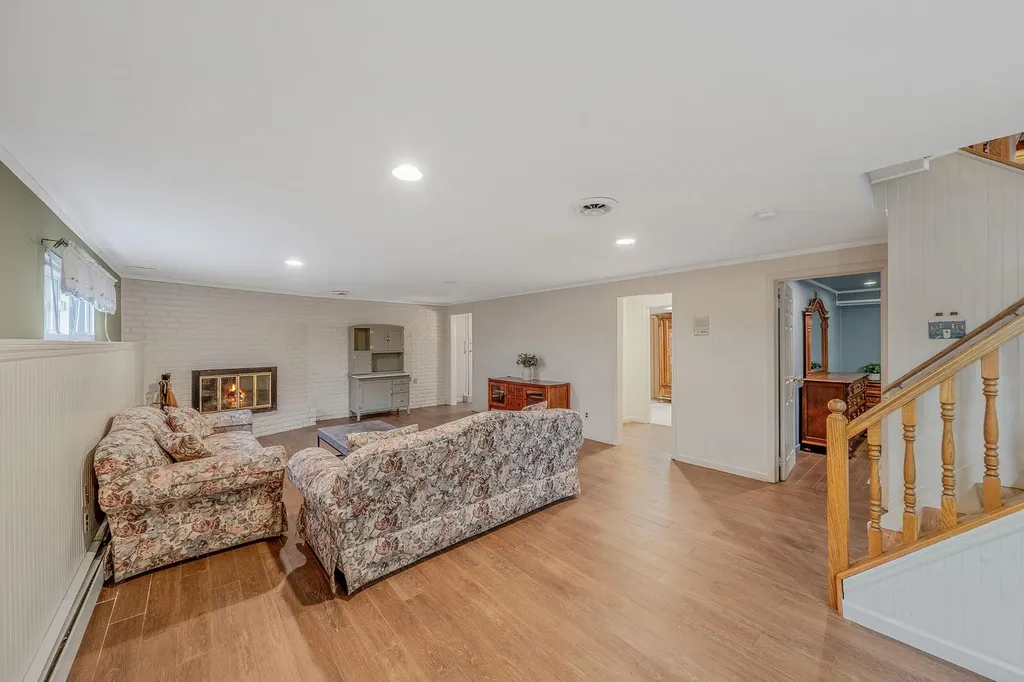 41 Winslow Lane Smithtown NY 11787