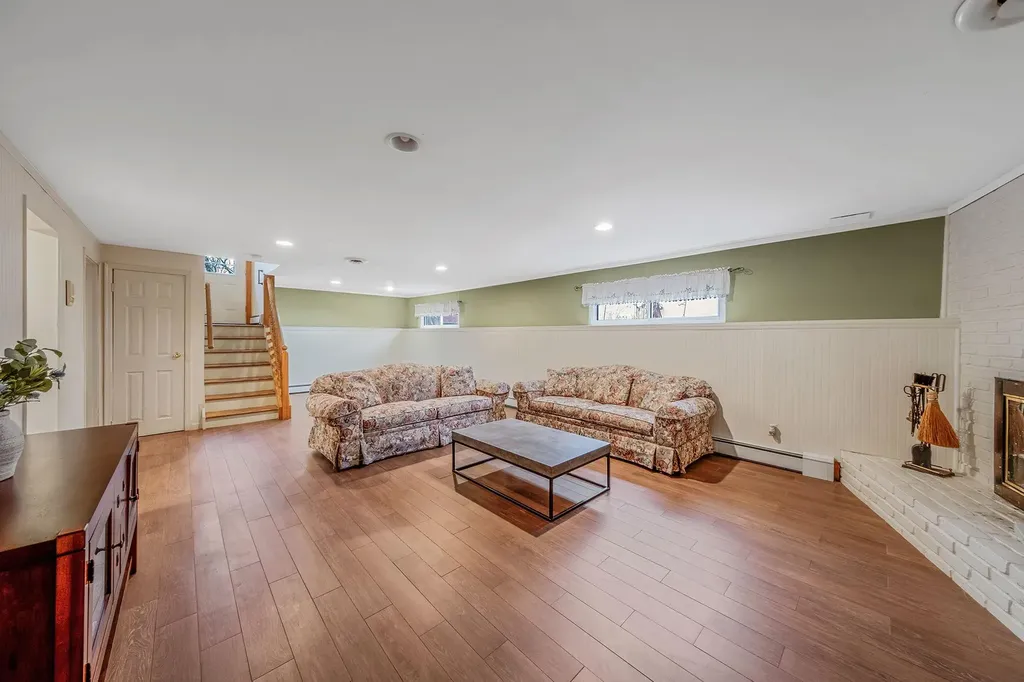 41 Winslow Lane Smithtown NY 11787