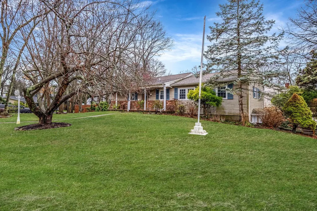 41 Winslow Lane Smithtown NY 11787
