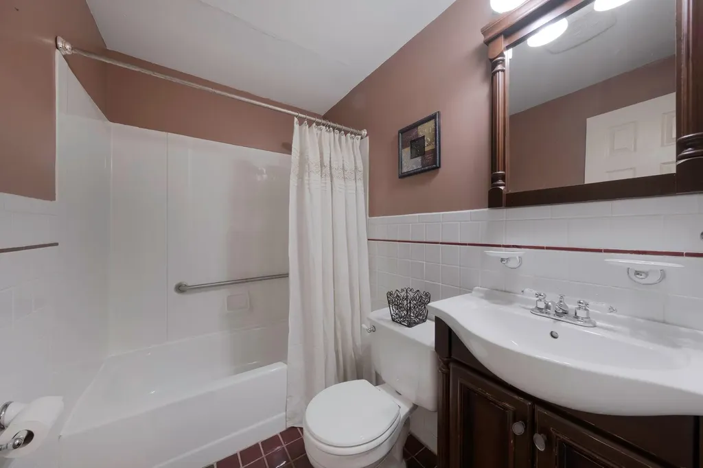 41 Winslow Lane Smithtown NY 11787