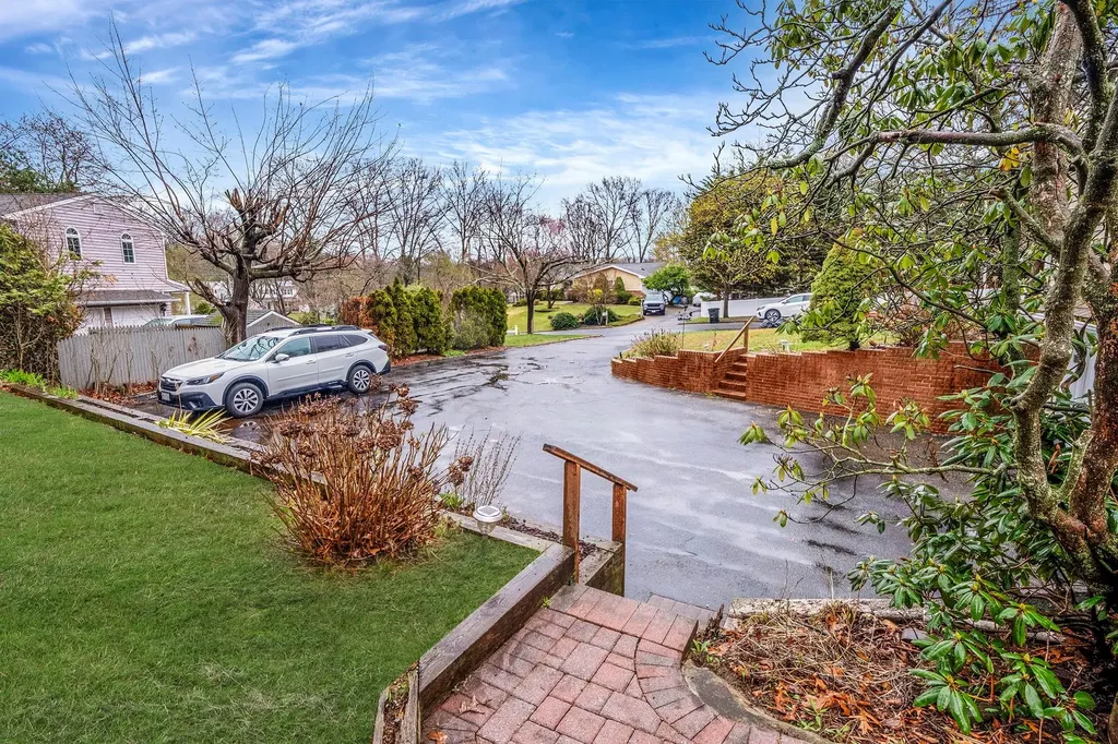 41 Winslow Lane Smithtown NY 11787