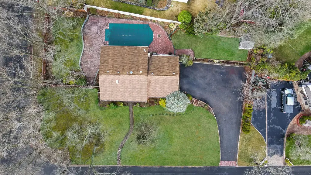 41 Winslow Lane Smithtown NY 11787