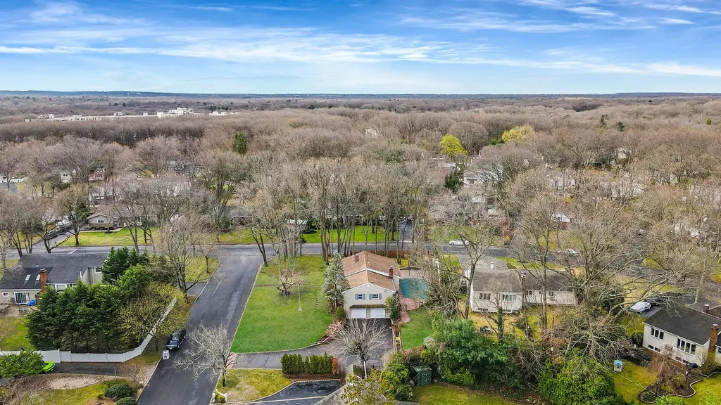 41 Winslow Lane Smithtown NY 11787