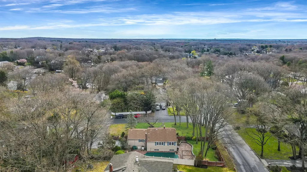 41 Winslow Lane Smithtown NY 11787