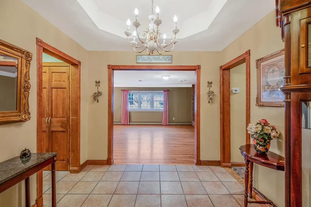 41 Winslow Lane Smithtown NY 11787