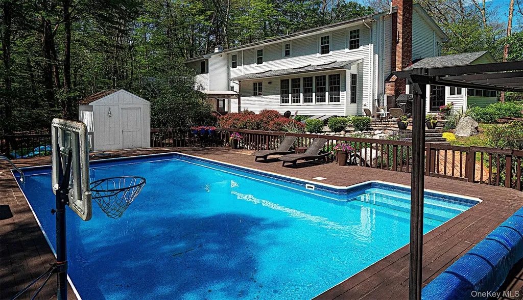 114 Redder Road Pine Bush NY 12566