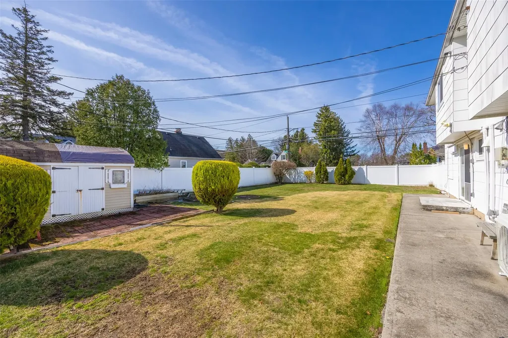 21 Garynson Court Plainview NY 11803