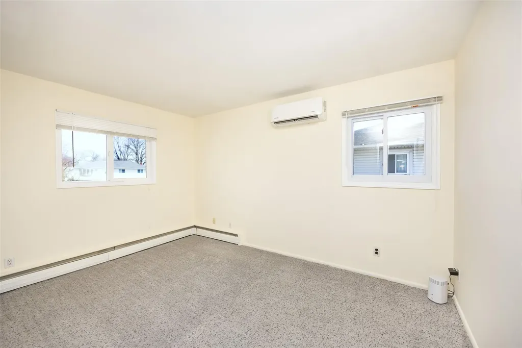 21 Garynson Court Plainview NY 11803