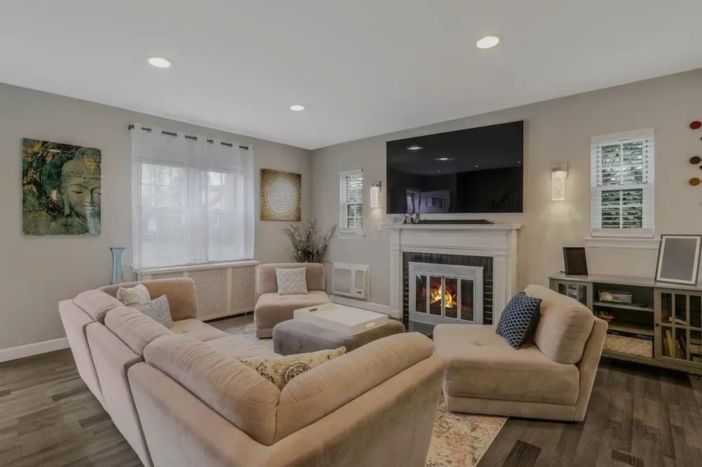 77 Primrose Drive New Hyde Park NY 11040