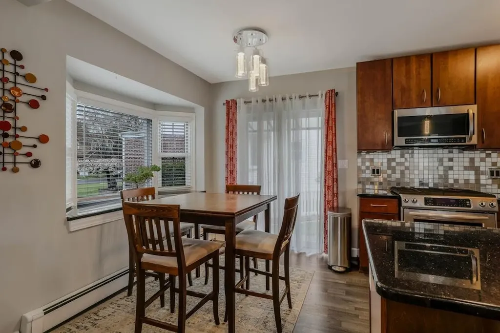 77 Primrose Drive New Hyde Park NY 11040