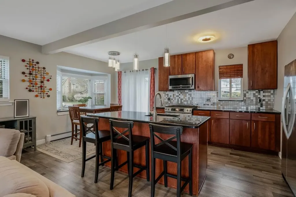 77 Primrose Drive New Hyde Park NY 11040