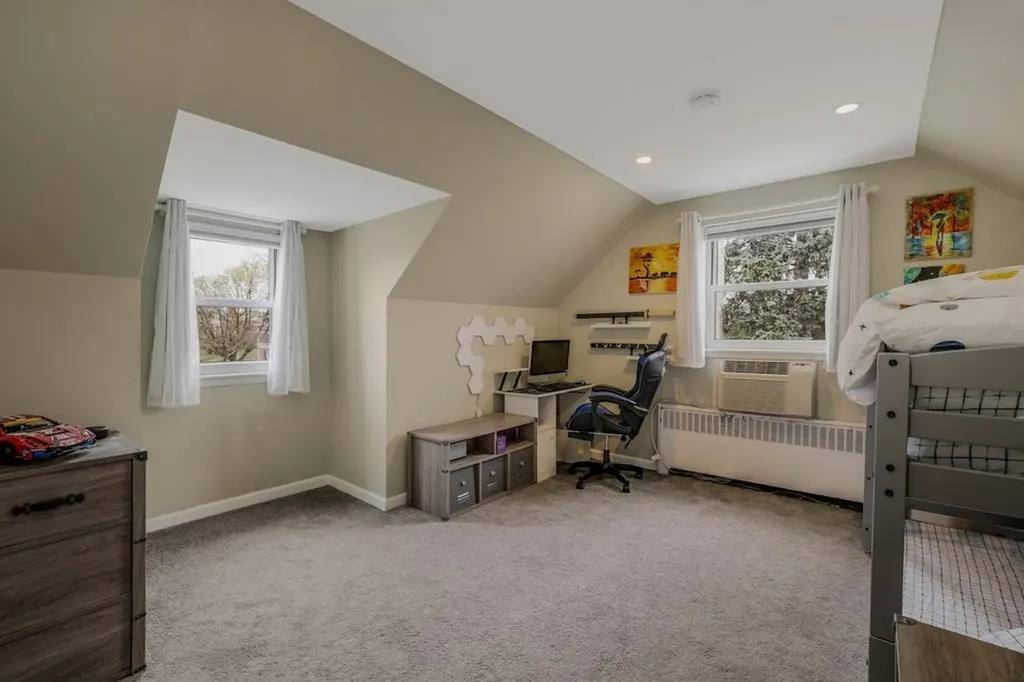 77 Primrose Drive New Hyde Park NY 11040