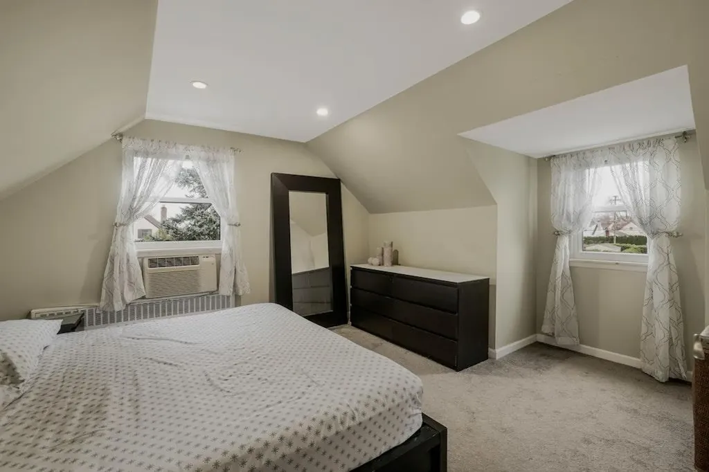 77 Primrose Drive New Hyde Park NY 11040