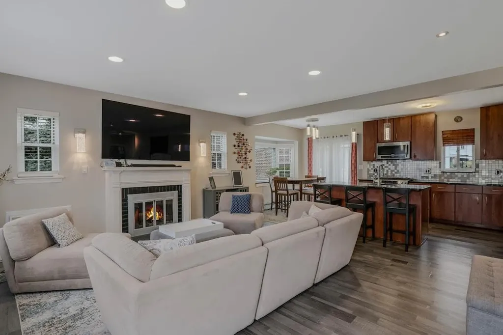 77 Primrose Drive New Hyde Park NY 11040