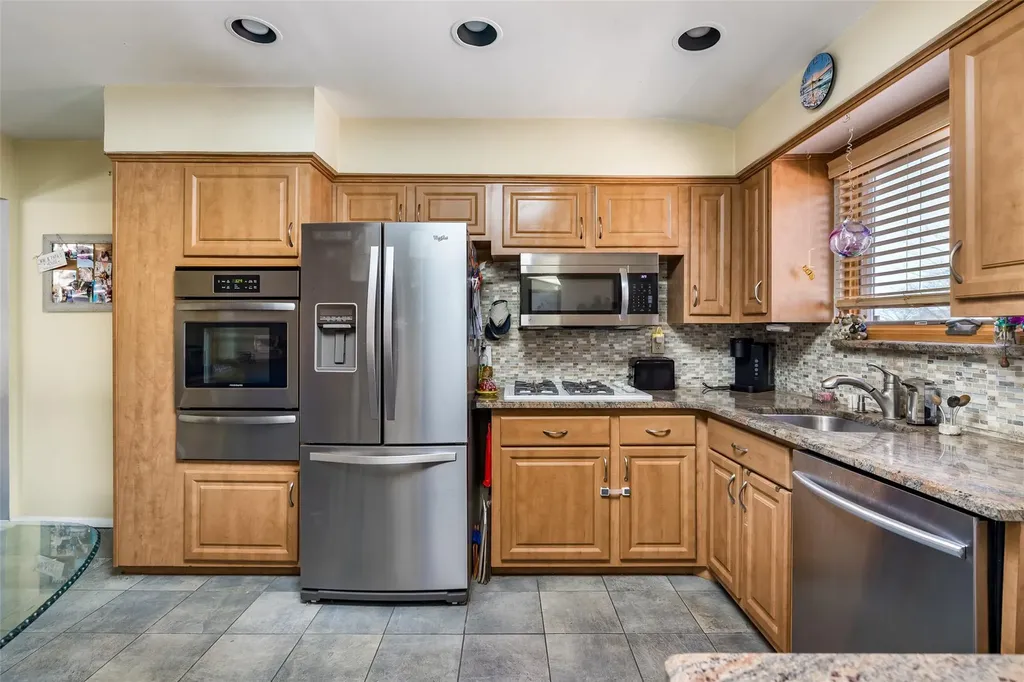 2479 Kerry Lane Bellmore NY 11710