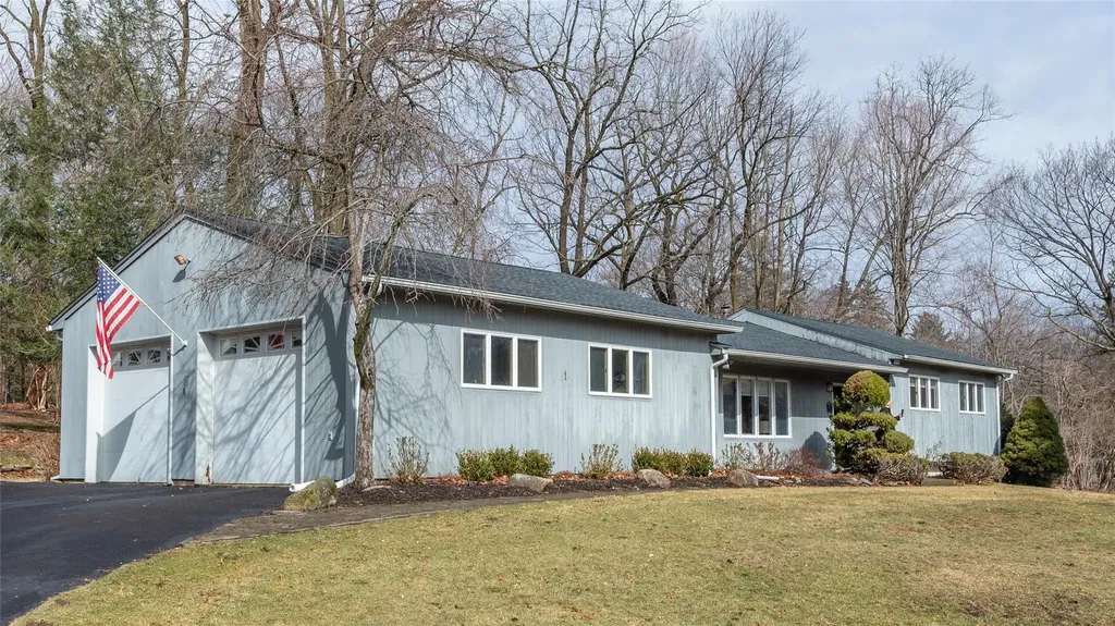 1 Blossom Road Airmont NY 10901