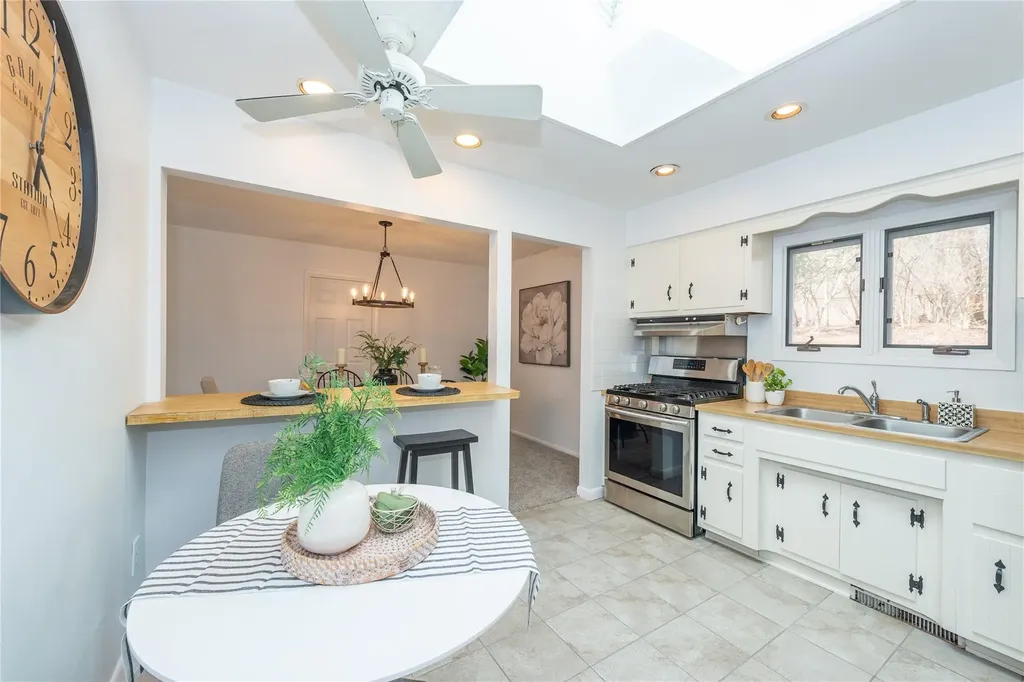 1 Blossom Road Airmont NY 10901