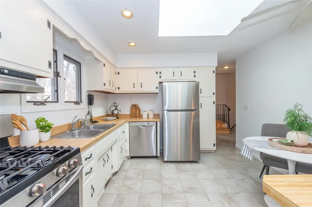 1 Blossom Road Airmont NY 10901