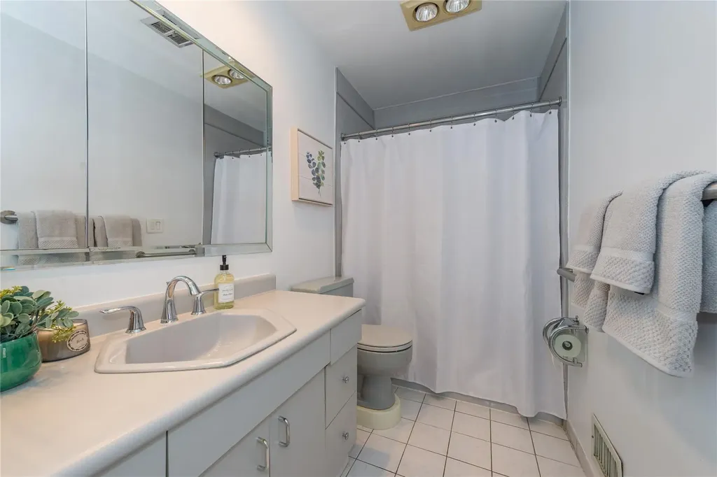 1 Blossom Road Airmont NY 10901