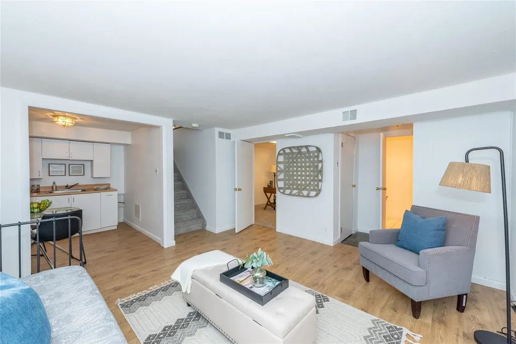 1 Blossom Road Airmont NY 10901