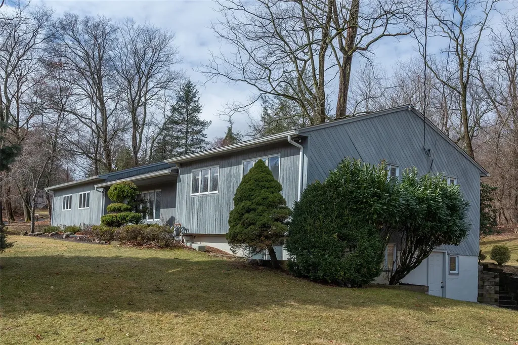 1 Blossom Road Airmont NY 10901