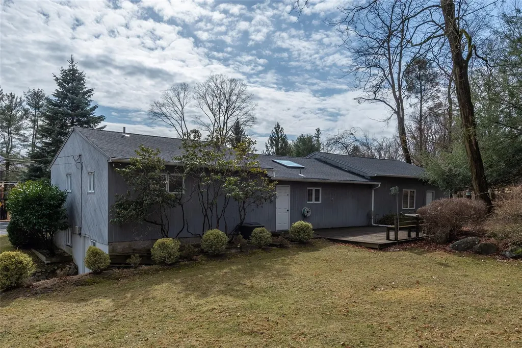1 Blossom Road Airmont NY 10901