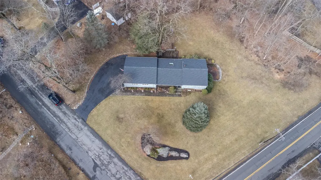 1 Blossom Road Airmont NY 10901