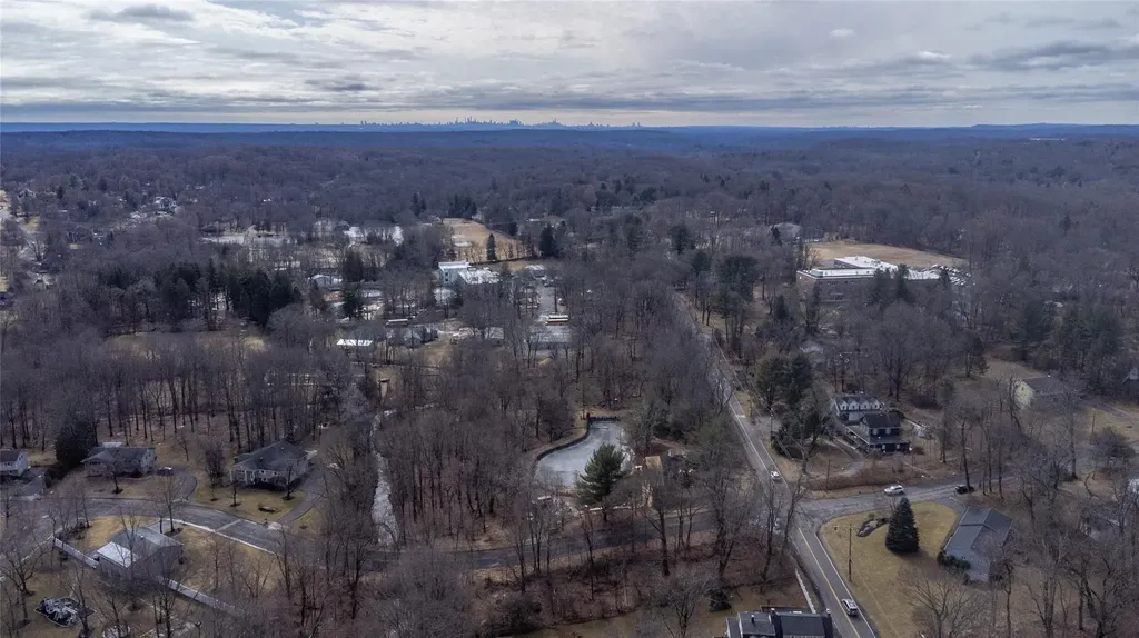 1 Blossom Road Airmont NY 10901
