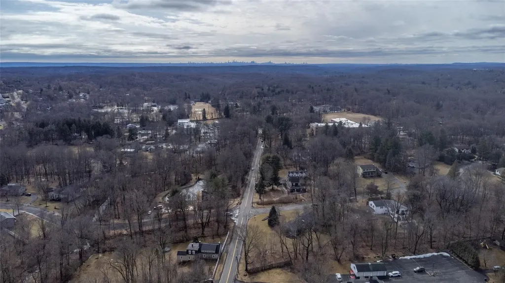 1 Blossom Road Airmont NY 10901