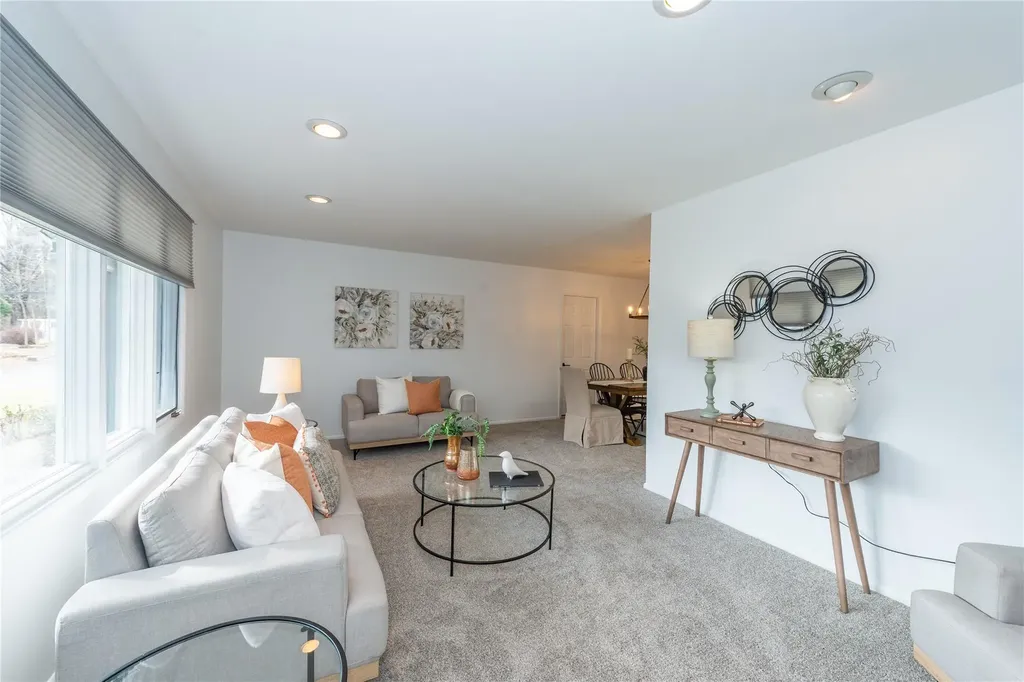 1 Blossom Road Airmont NY 10901