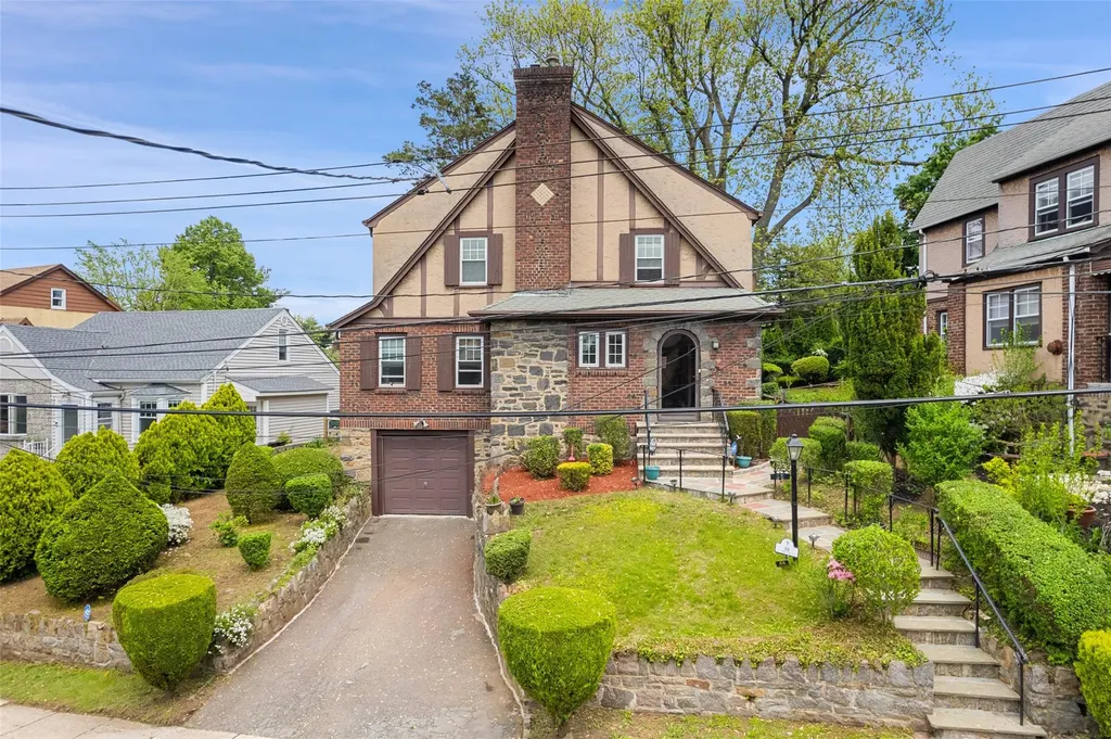 55 Durst Place Yonkers NY 10704