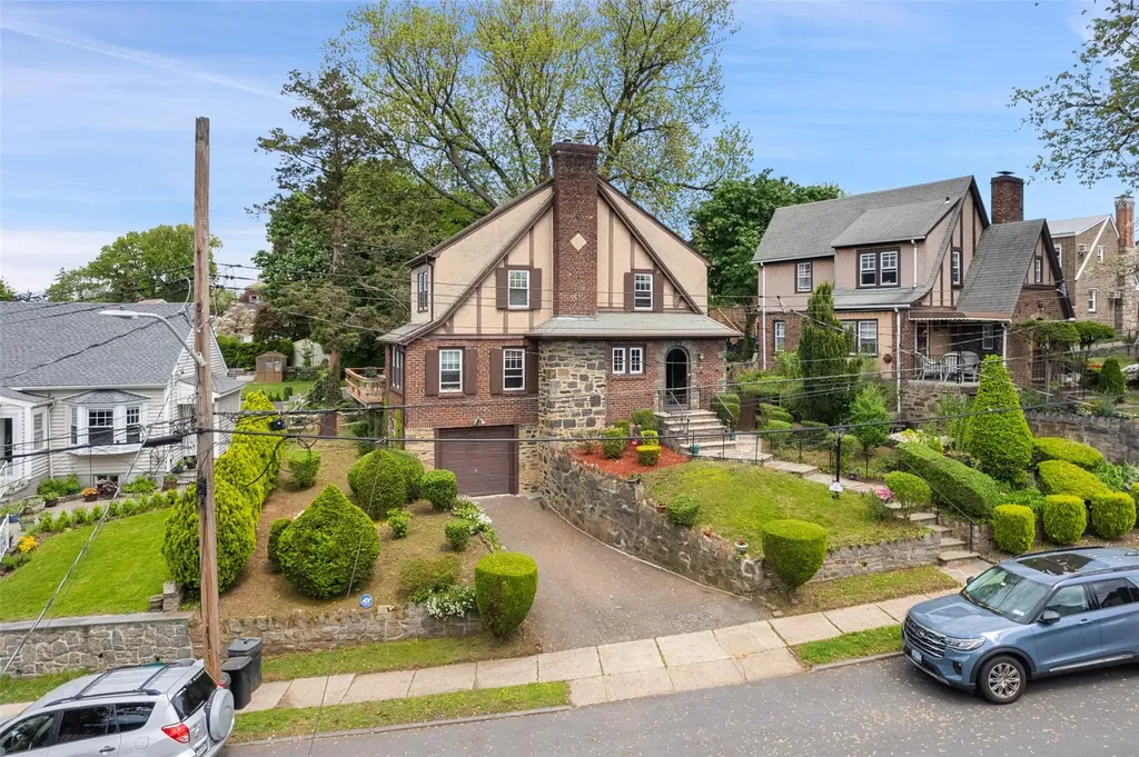 55 Durst Place Yonkers NY 10704
