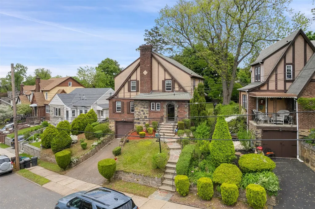 55 Durst Place Yonkers NY 10704
