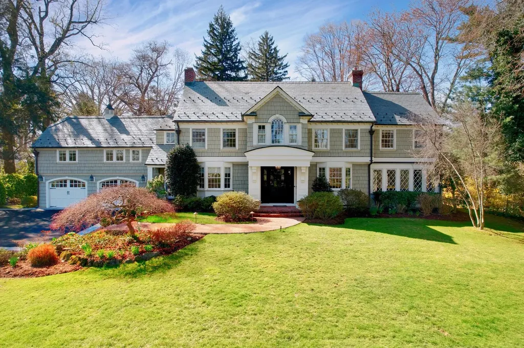 8 Knolls Lane Manhasset NY 11030
