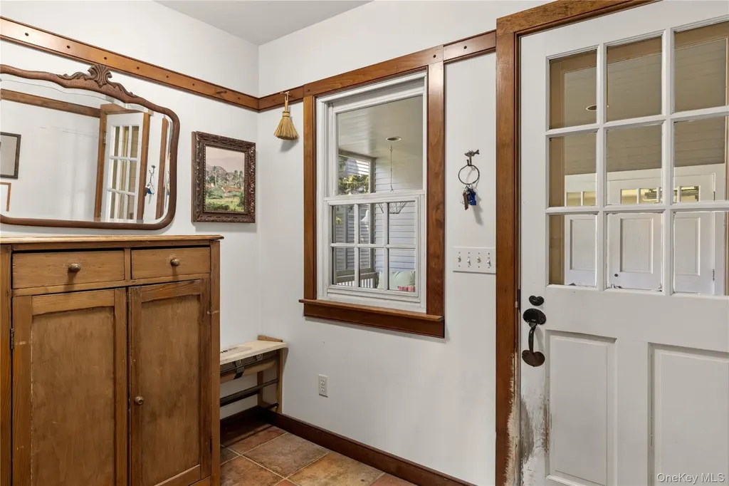 1075 Narrow River Road Orient NY 11957