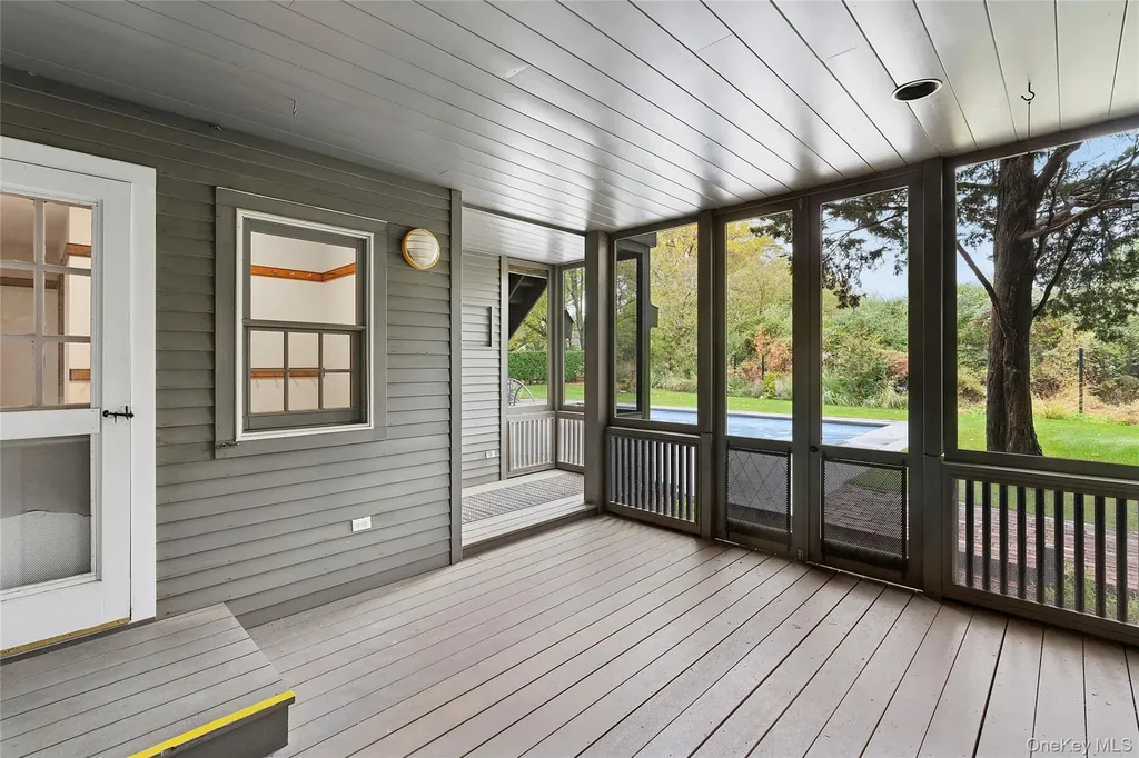 1075 Narrow River Road Orient NY 11957