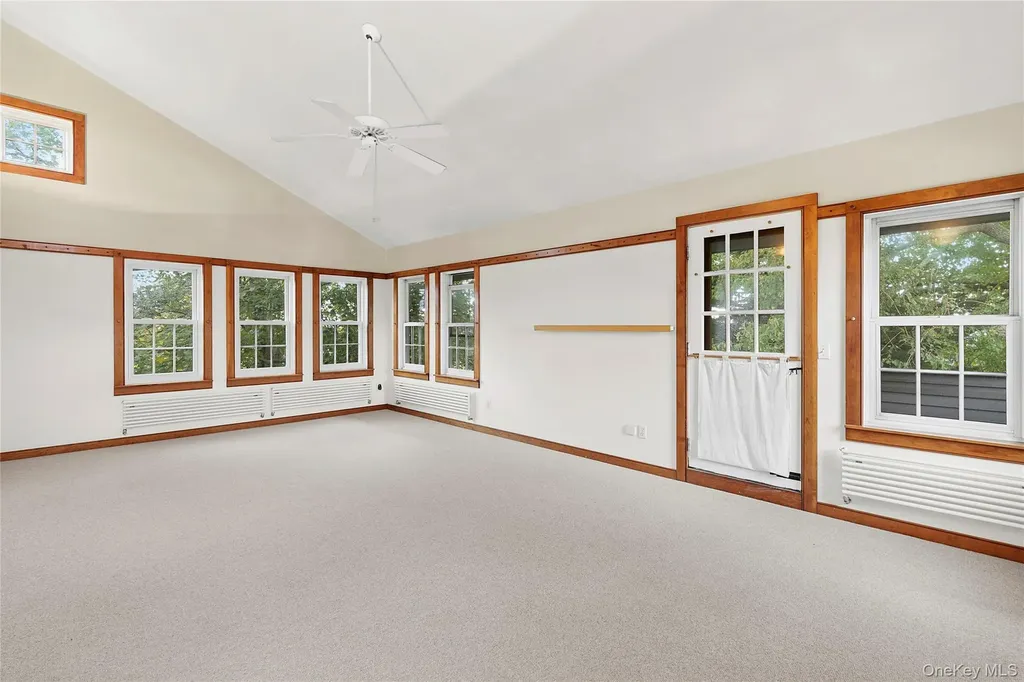 1075 Narrow River Road Orient NY 11957