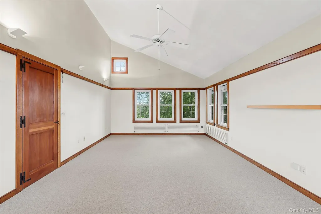 1075 Narrow River Road Orient NY 11957