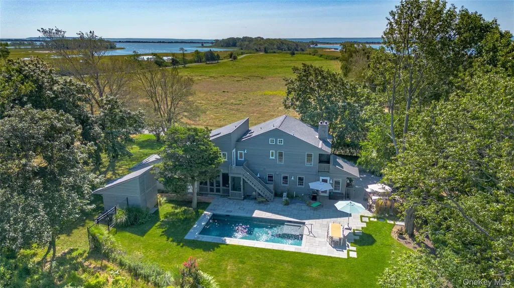 1075 Narrow River Road Orient NY 11957