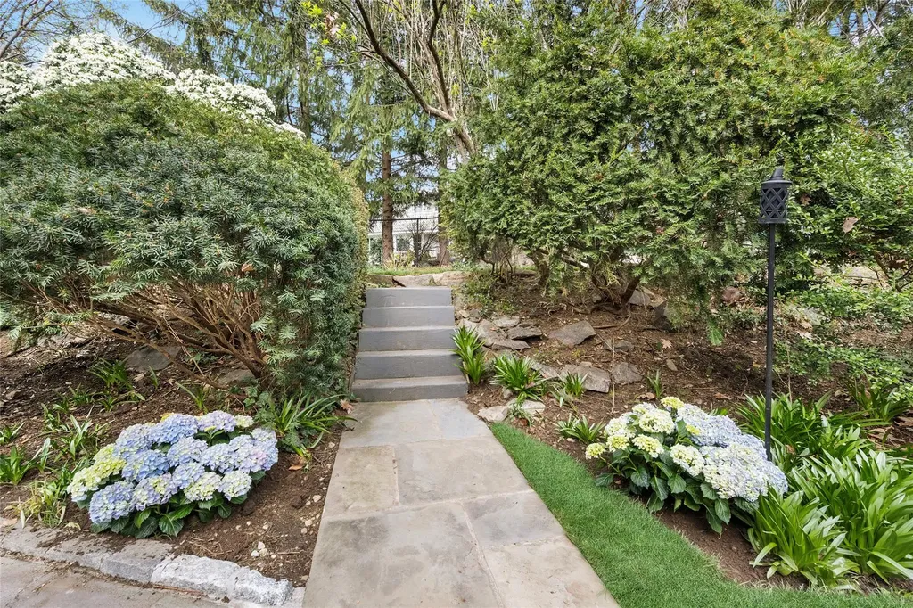 160 Douglas Place Mount Vernon NY 10552