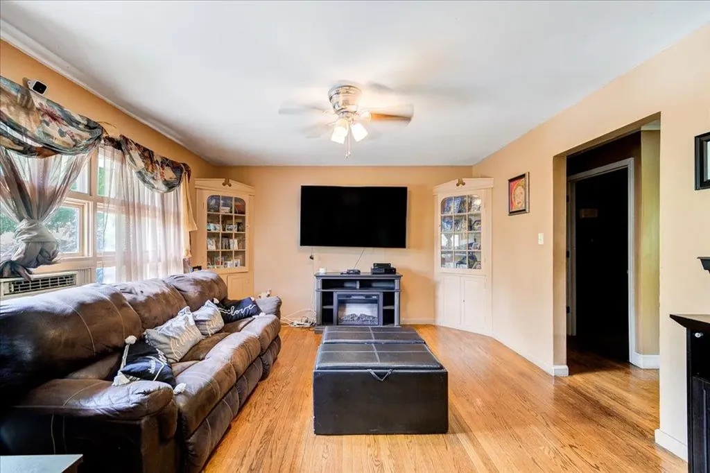 105 Milton Turnpike Milton NY 12547