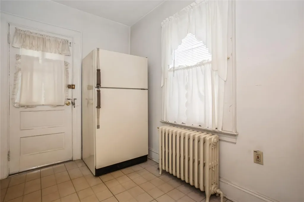 628 6th Avenue New Hyde Park NY 11040